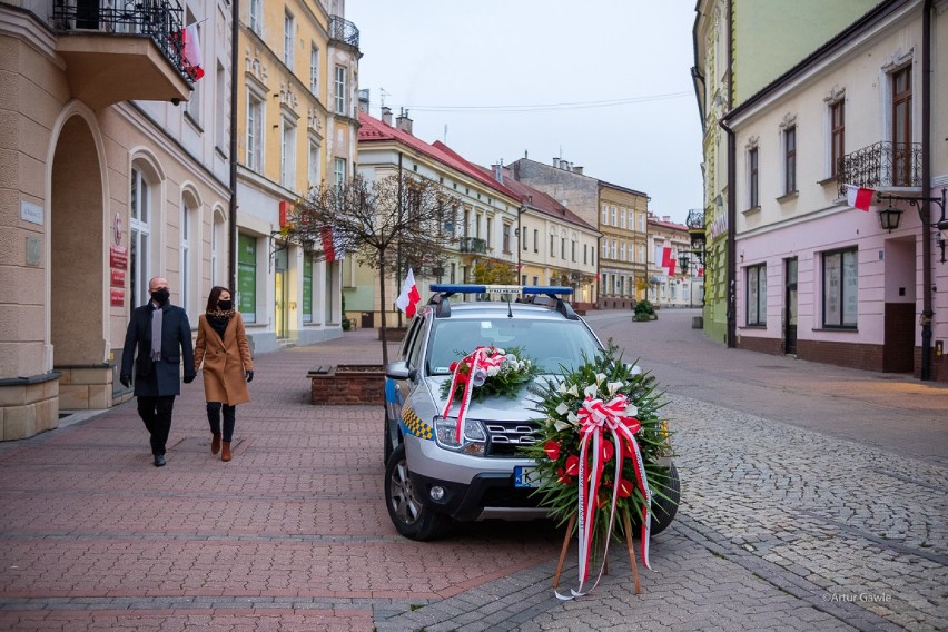 Tarnów. Przy Pomniku Nieznanego Żołnierza w Tarnowie uczcili 102. rocznicę odzyskania niepodległości przez Polskę. [ZDJĘCIA]