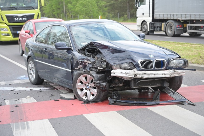 Grudziądz. Wypadek przy "Castoramie". "Średnicówka" była zablokowana [zdjęcia]