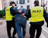 Poszukiwany zatrzymany przez lwóweckich policjantów