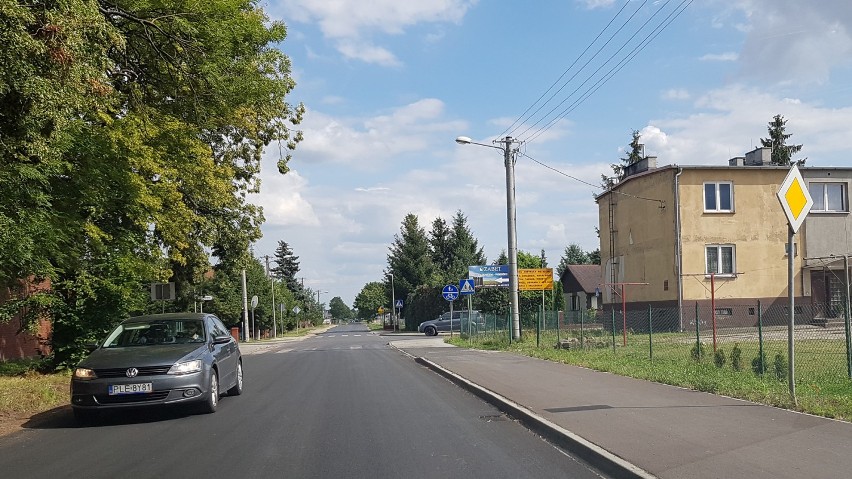 ,,Radar'' przy drodze Wilkowice - Mórkowo uspokoi kierowców? Droga przeszła właśnie remont [ZDJĘCIA]