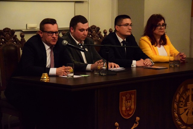 W debacie udział wzięli (od lewej): Marcin Wroński (PiS), Łukasz Pająk (BiS), Łukasz Jawornik (Konfederacja) i Anna Ludwisiak-Kawecka (SLD).
