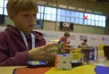 W Skierniewicach trwają zawody w speedcubingu, czyli układaniu kostki Rubika na czas