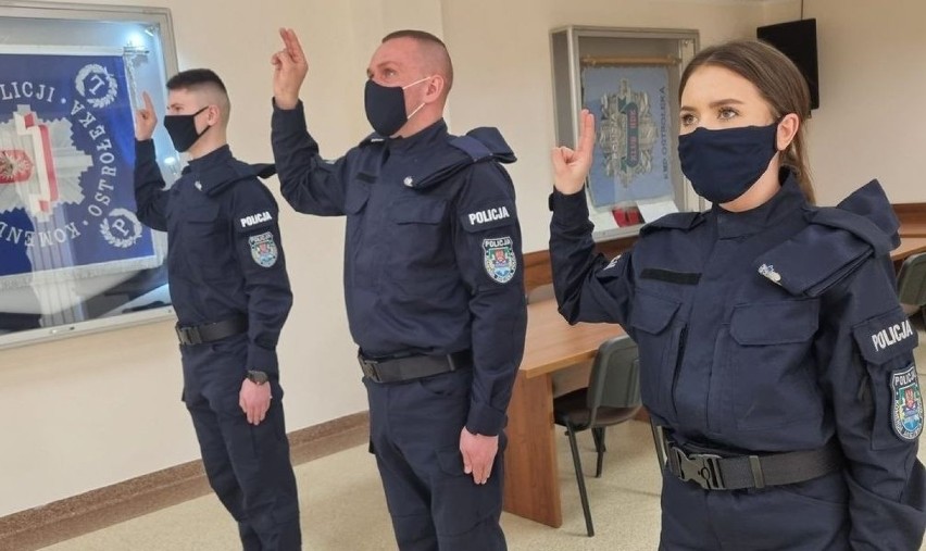 Nowi funkcjonariusze w Komendzie Miejskiej Policji w Ostrołęce. 15.03.2022. Zdjęcia