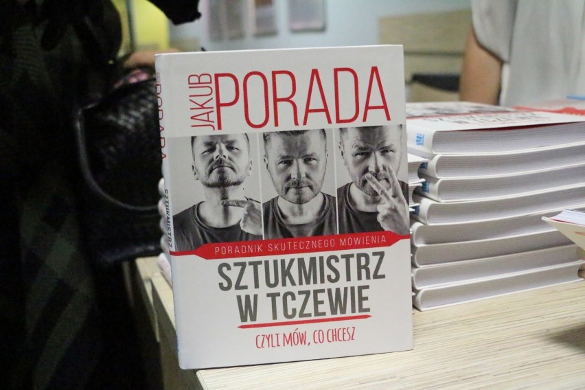 "Tanie podróżowanie - porady Porady". Podróżnik Jakub Porada w Złotowie