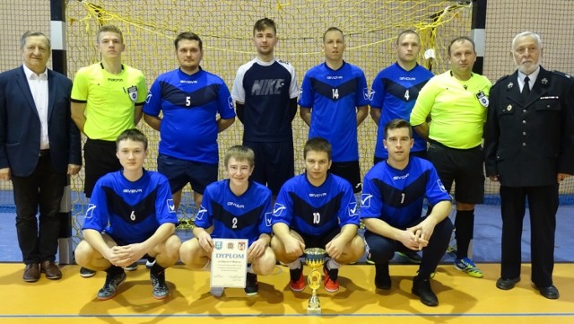 Zwycięzcy turnieju - drużyna OSP Gołuchów