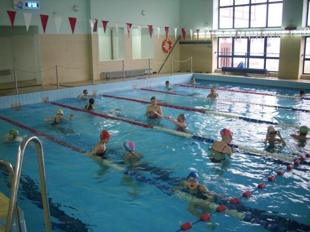 Z pływalni korzystają uczniowie miejscowych szkół