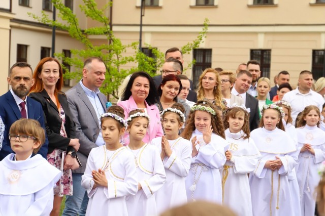 W sobotę (14 maja), w Parafii św. Józefa w Toruniu, grupa 155 dzieci przystąpiła do Pierwszej Komunii Świętej. Zobaczcie naszą fotorelację z tego wydarzenia. >>>>>
