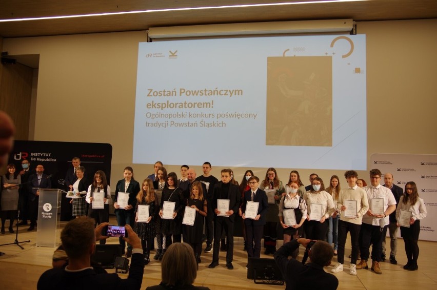 Sukces uczniów ZSP w Sierakowicach w ogólnopolskim konkursie historycznym