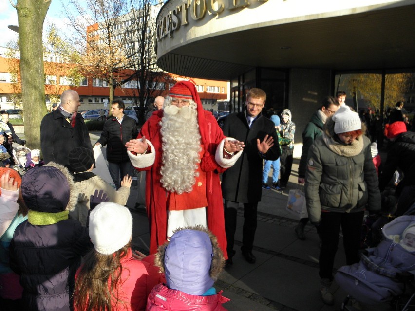 Św. Mikołaj prosto z Laponii w Częstochowie [ZDJĘCIA]