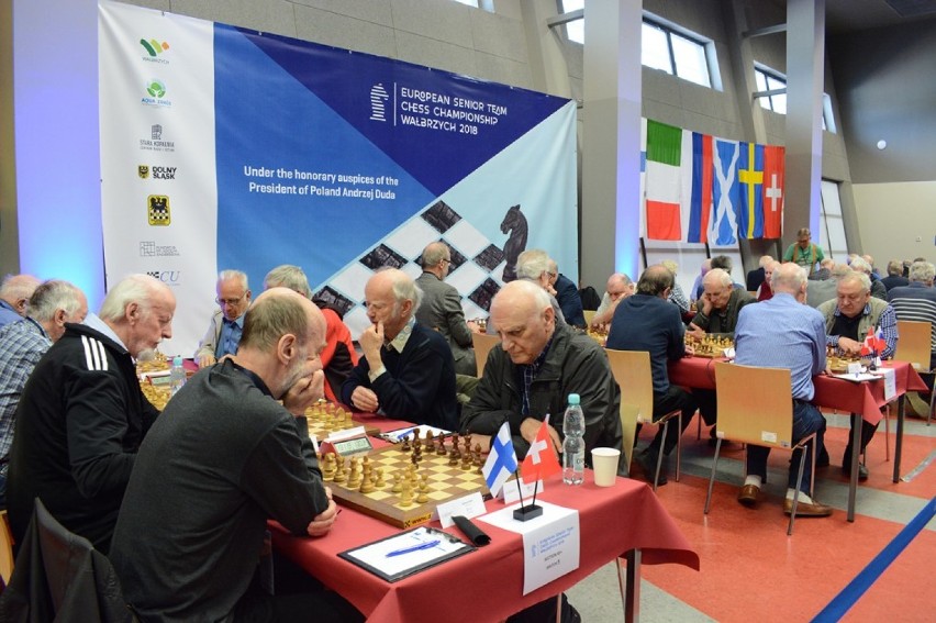 W Centrum Aqua Zdrój w Wałbrzychu uroczyście otwarto Drużynowe Mistrzostwa Europy Seniorów w Szachach