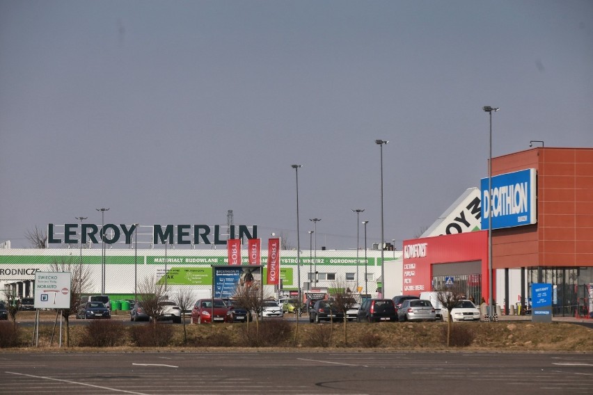 Auchan, Leroy Merlin i Decathlon należą do francuskiej...
