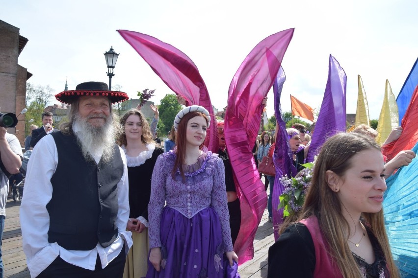 Święto Bzów - pierwszy dzień w Bytomiu Odrzańskim