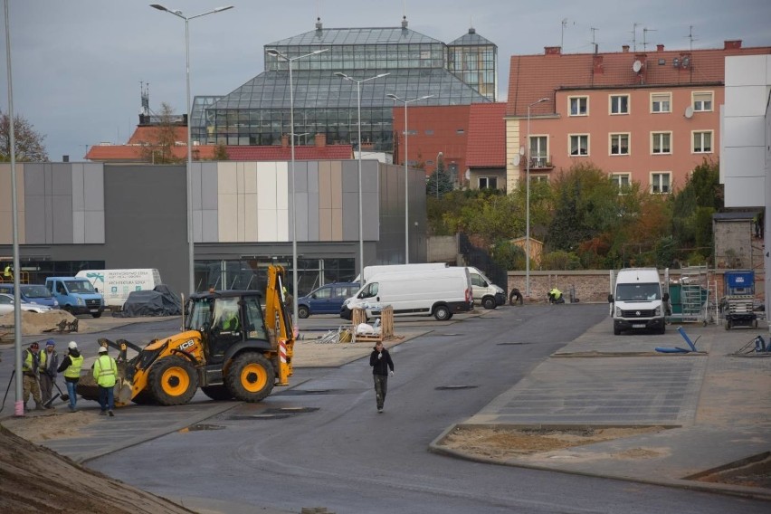 Budowa kompleksu handlowego po byłej Estradzie w Zielonej...