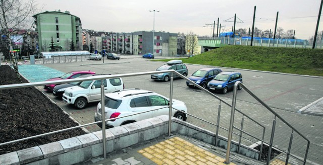 Parking park&ride w Kurdwanowie otwarto przed świętami. Na razie nowy obiekt nie cieszy się zainteresowaniem kierowców