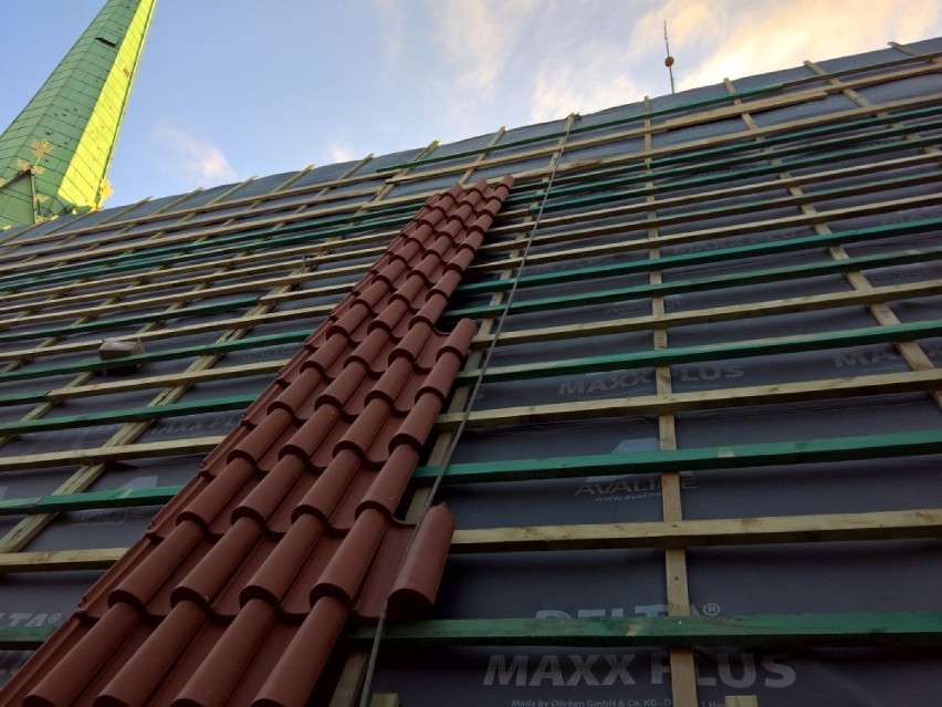 Firma z Malborka doceniona za wykonanie nowego dachu Bazyliki Mariackiej w Gdańsku
