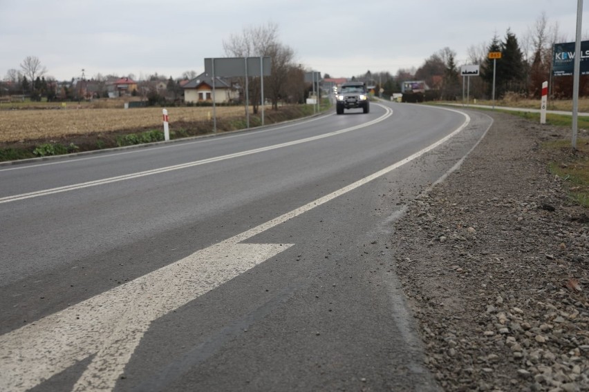 6-kilometrowy odcinek drogi wojewódzkiej pomiędzy Oleszycami a Lipiną w powiecie lubaczowskim oddany do użytku [ZDJĘCIA]