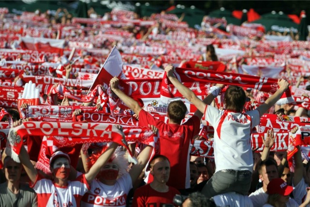 Przypominamy jak wyglądała strefa kibica na krakowskich Błoniach podczas Euro 2012








































































