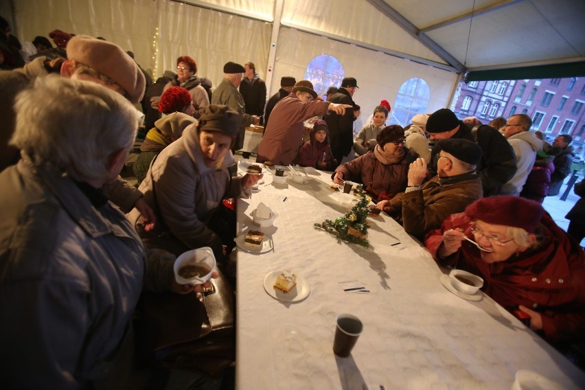 Wigilia w Rudzie Śląskiej 2014 na pl. Jana Pawła II [ZDJĘCIA]