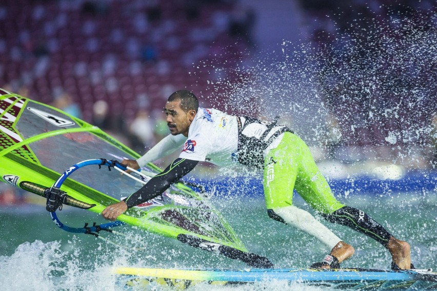 Windsurfing na Narodowym. Zobacz wodne atrakcje! [ZDJĘCIA]