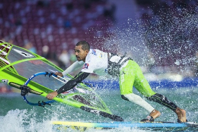 Windsurfing na Narodowym. Zobacz wodne atrakcje! [ZDJĘCIA]