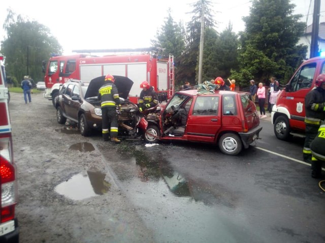 Dwa samochody zderzyły się na ulicy Jastrzębskiej w Wodzisławiu Śl.