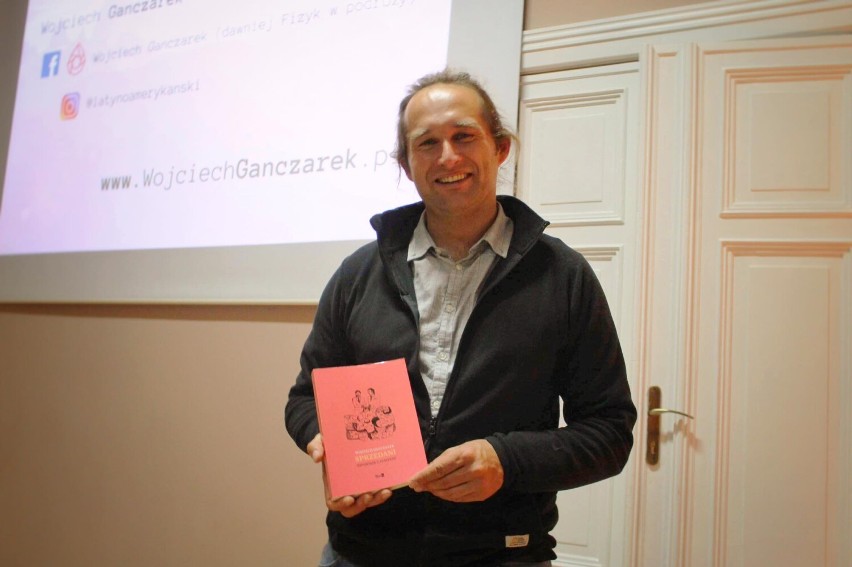 Spotkanie z Podróżnikiem w Bibliotece w Kaźmierzu. Wojciech Ganczarek opowiedział o swojej 10-letniej podróży 