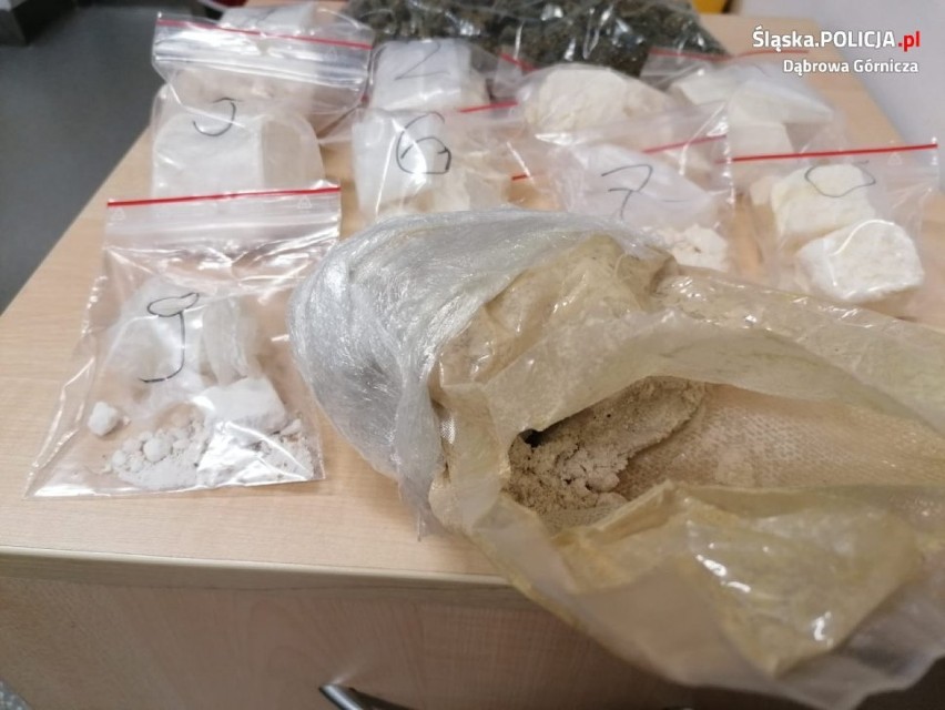 Dąbrowscy kryminalni przejęli ponad 4 kilogramy narkotyków o wartości prawie 250 tysięcy złotych!
