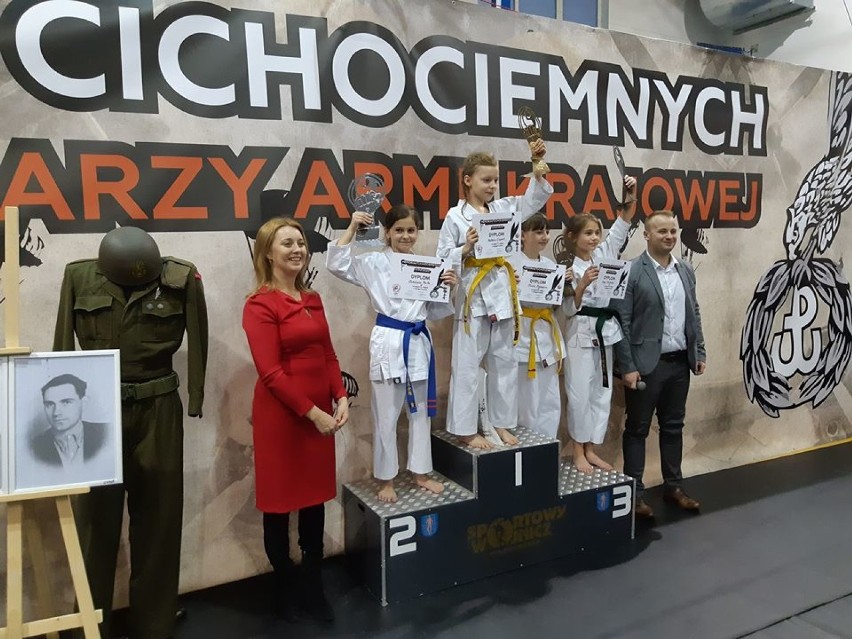 Dwa srebra i brąz zawodników Klubu Karate Randori z Radomska na turnieju w Wojniczu