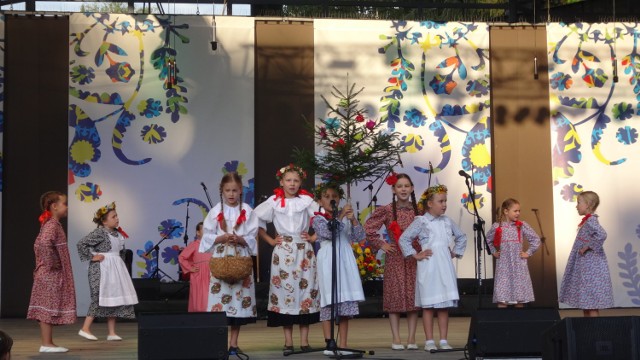 Międzynarodowy Festiwal Folkloru "Oblicza Tradycji" zakończył się w piątkowy wieczór 28 lipca galowym koncertem w Amfiteatrze Zielonogórskim.