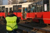 Zderzenie tramwajów na Woli: dwie osoby ranne na skrzyżowaniu Okopowej z al. Solidarności
