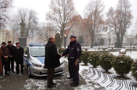 Złotów: Policjanci z drogówki otrzymali nowy radiowóz [FOTO]