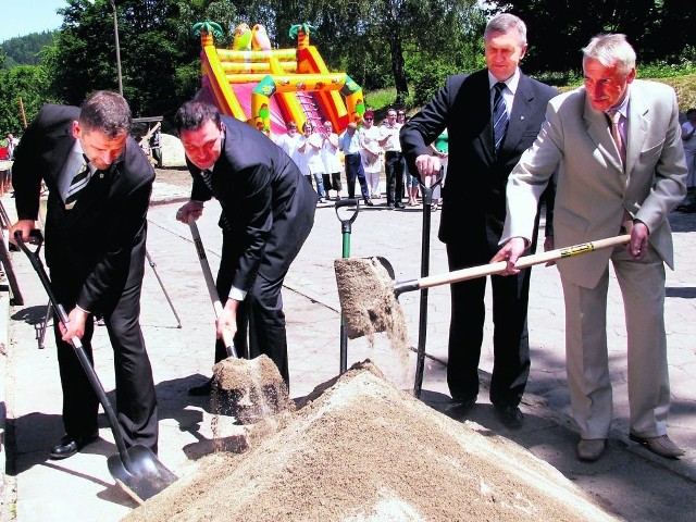 W poniedziałek oficjalnie rozpoczęła się budowa ośrodka dla psychicznie chorych w Stroniu Śląskim