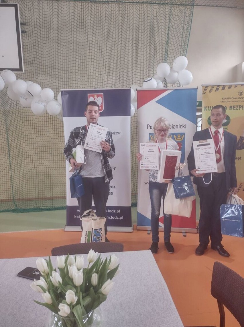 Sukces uczniów SOSz-W w Sieradzu w Konkursie Międzyszkolnym „BHP Bezpiecznie od startu" ZDJĘCIA
