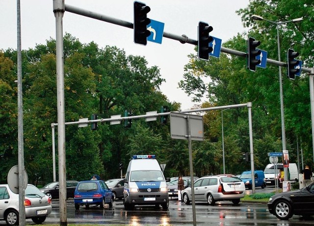 Doszło do kolizji u zbiegu Al. Jana Pawła II z Al. Krasińskiego