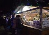 Jarmark Bożonarodzeniowy, lodowisko i karuzela na placu Jakuba Wejhera w Wejherowie [zdjęcia]