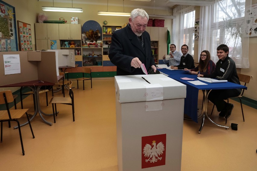 Wybory samorządowe 2014: prezydent Krakowa zagłosował [ZDJĘCIA]