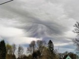 Oto, co sfotografował mieszkaniec Karwic. Czy to anioł pozdrawiający z chmur? Zdjęcie wprawia w zachwyt