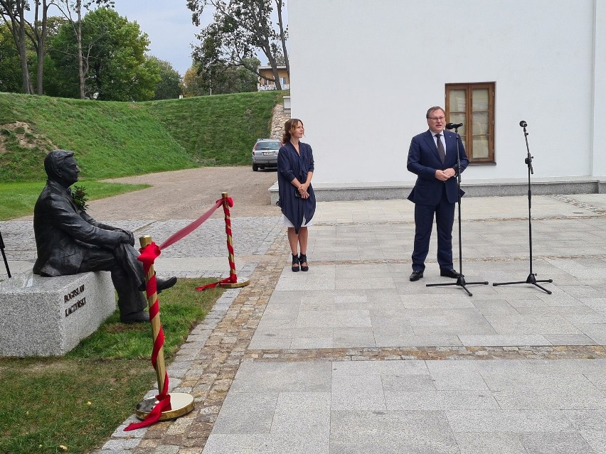 Bialczanie oficjalnie otworzyli Ławeczkę Bogusława Kaczyńskiego. Zobacz zdjęcia
