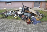 Pożar na ul. O. Lange w Tomaszowie: Bezdomny rozpalił ognisko w komórce bloku
