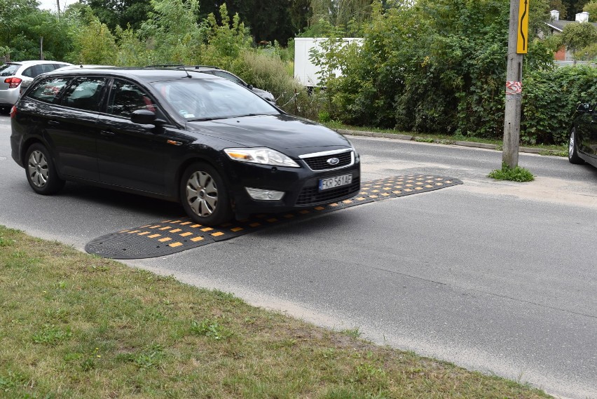 Spowalniacze na Parkowej w Krośnie Odrzańskim. W końcu droga...