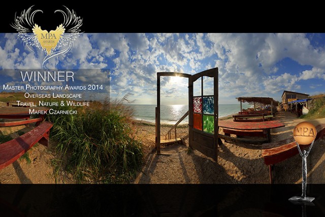 Magic doors - nagroda w kategorii „Overseas Landscape, Travel, Nature & Wildlife"