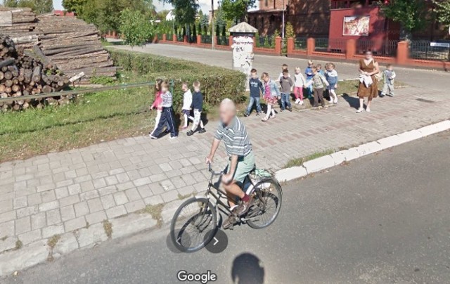 Mieszkańcy Gomunic na Google Street View. Kto wpadł w oko kamer Google?