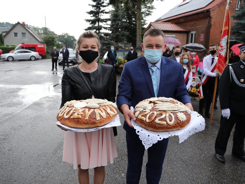 Gm. Stare Pole. Dożynki w kościele św. Barbary w Krzyżanowie [ZDJĘCIA]. Przez epidemię w tym roku tylko msza na zakończenie żniw