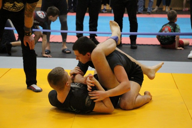 Ponad 430 zawodniczek i zawodników wystartowało w Mistrzostwach Województwa Pomorskiego w kickboxingu i Pucharze Duet Fight Night w Bolszewie.