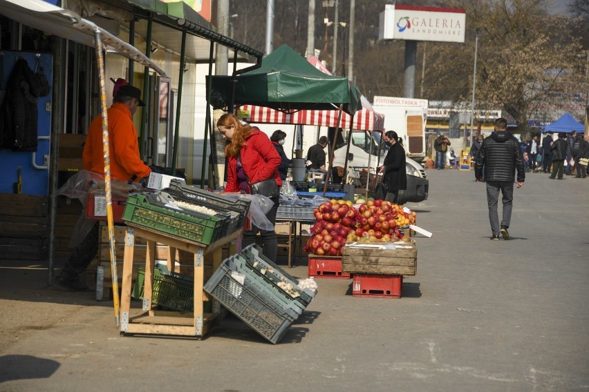 Sobota, 27 marca, to pierwszy dzień po wprowadzeniu...