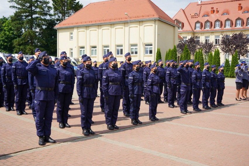 Dwaj nowi policjanci w Grudziądzu. Złożyli ślubowanie. Zobacz zdjęcia