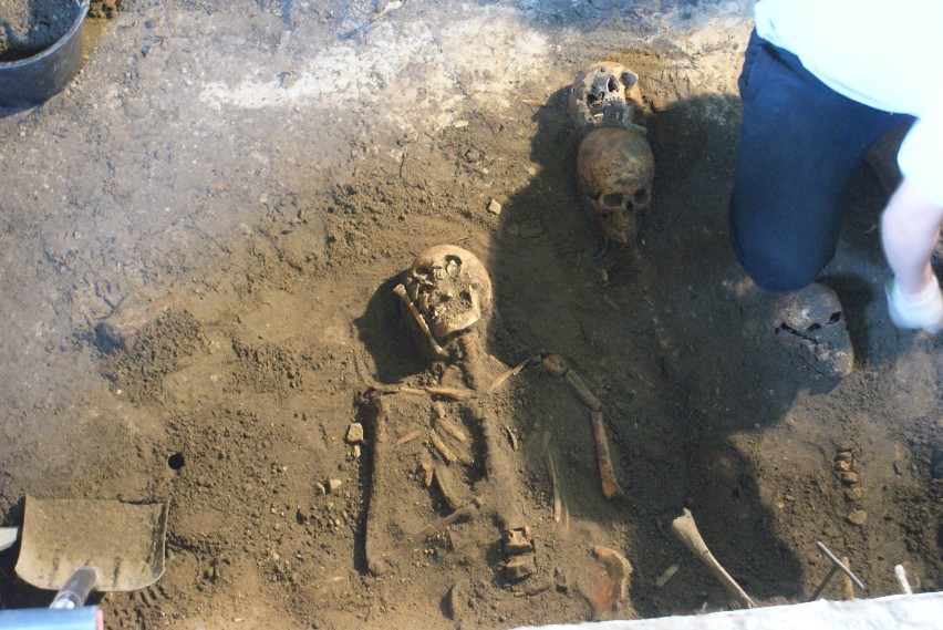 Archeolodzy odkryli cmentarzysko w... kościółku na Zawodziu...