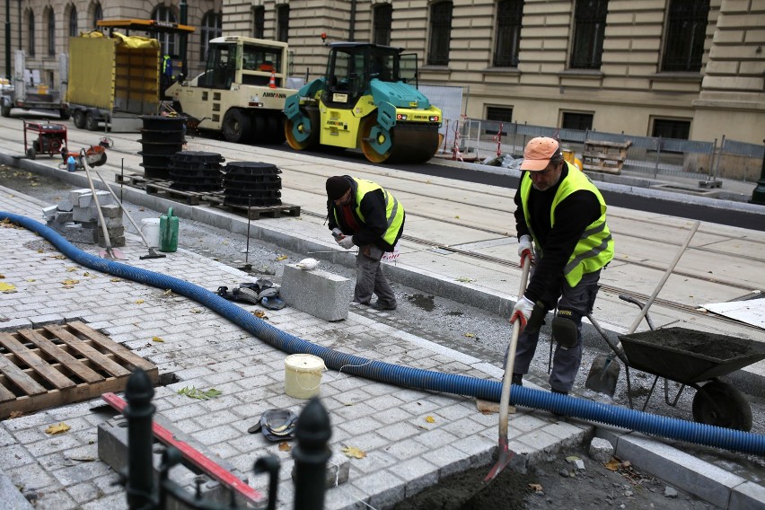 Kraków. Przebudowa ul. Basztowej. Zobaczcie postęp prac [ZDJĘCIA]