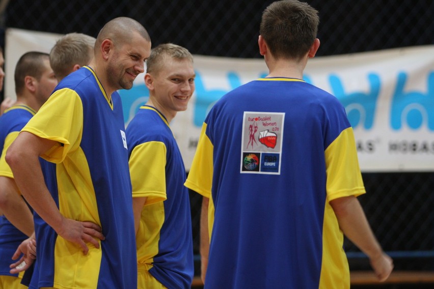 Drugoligowi koszykarze promują Eurobasket [ZDJĘCIA]