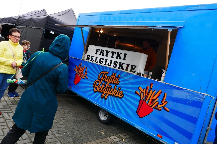 Sezon na food trucki rozpoczęty. Trwa VIII Ursynowski...